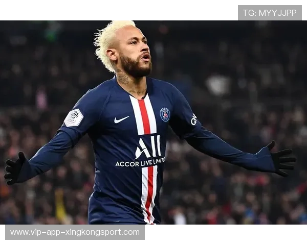 内马尔在训练场上即兴演唱一首老歌，深情引共鸣