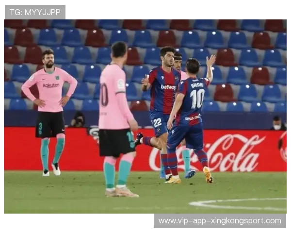 巴萨佩德里中场断球后远射建功