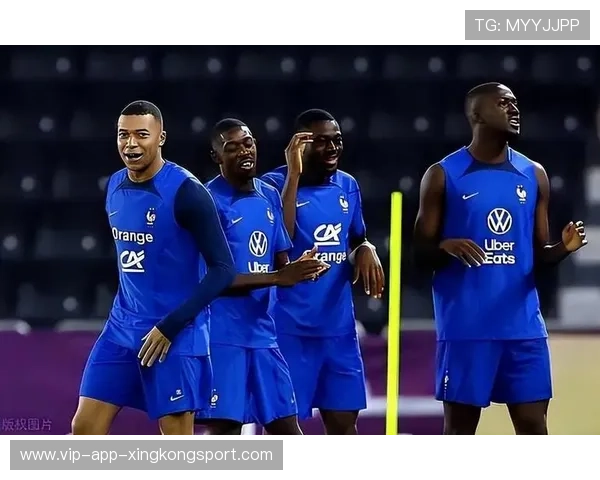 法国双打发球配合助力夺冠喜讯